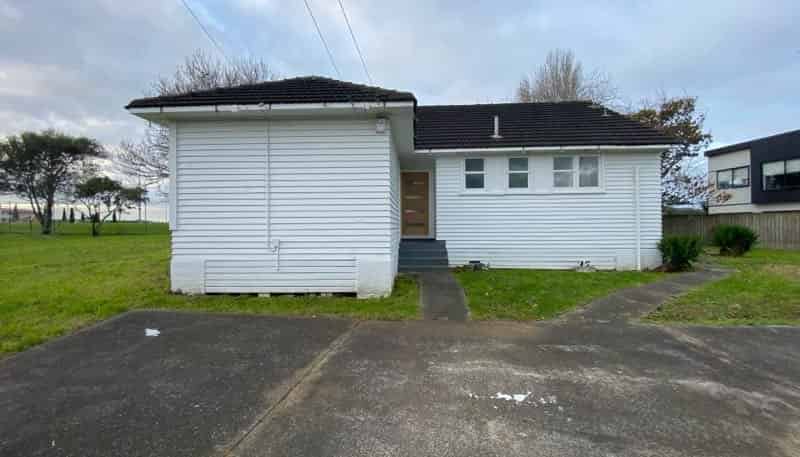 64 Arimu Road, Papakura