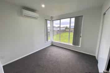 64 Arimu Road, Papakura