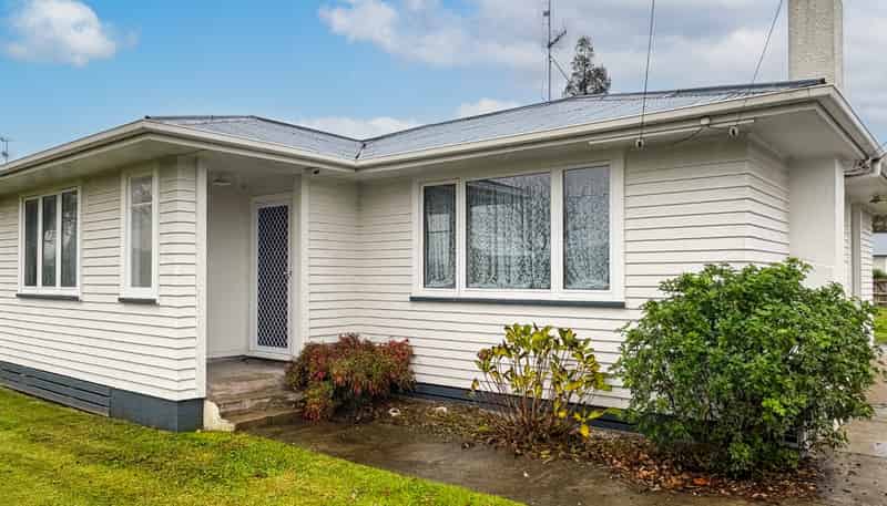 145 Clayton Road, Mangakakahi