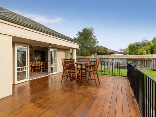 12 Washington Parade, Milson