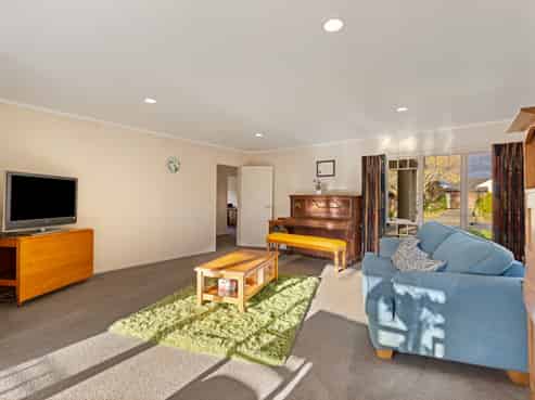 12 Washington Parade, Milson
