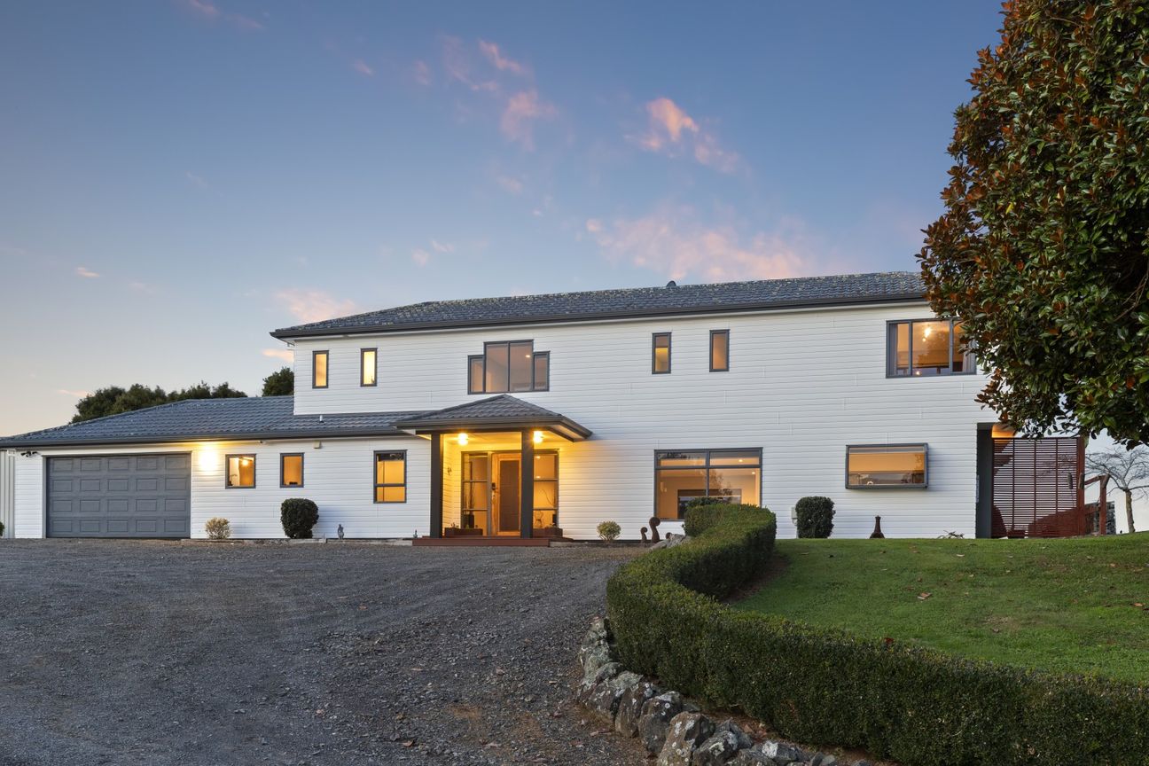 Views, home, land, shed. Done. – pohled 2