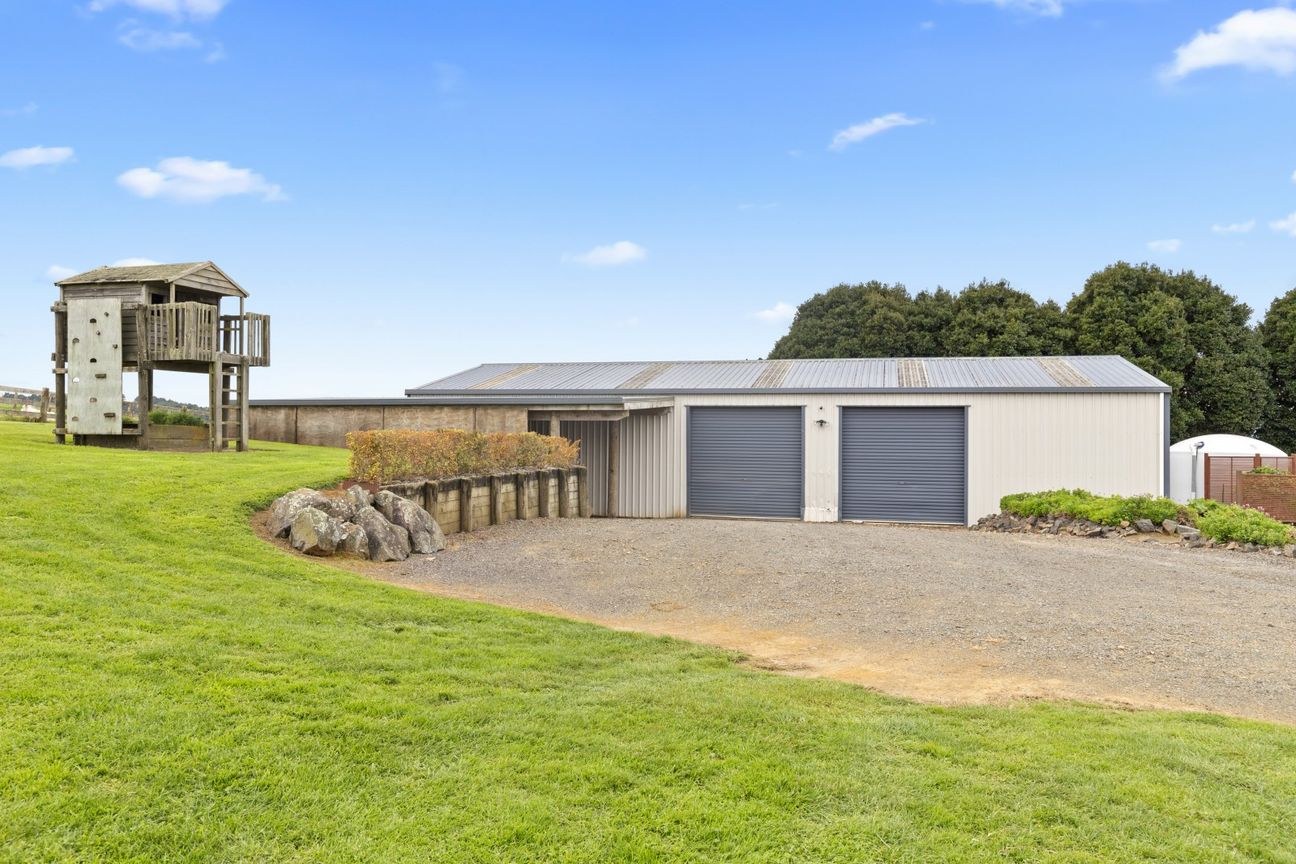 Views, home, land, shed. Done. – pohled 3