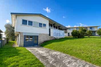 33 Paramu Avenue, Birkdale