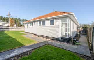 68 Montgomery Crescent, Bader