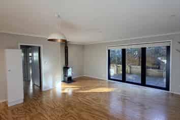2 Ebrington Place, Strandon