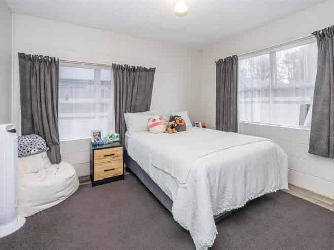Sun, Scale & Upside in Hamilton East