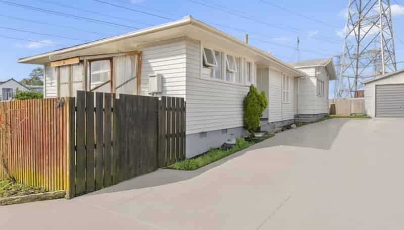 7 Young Road, Mount Wellington