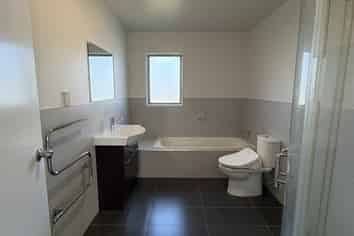 26 Pebble Beach Boulevard, Kamo