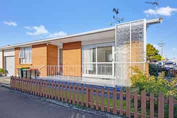 21a Prince Albert Road, South Dunedin