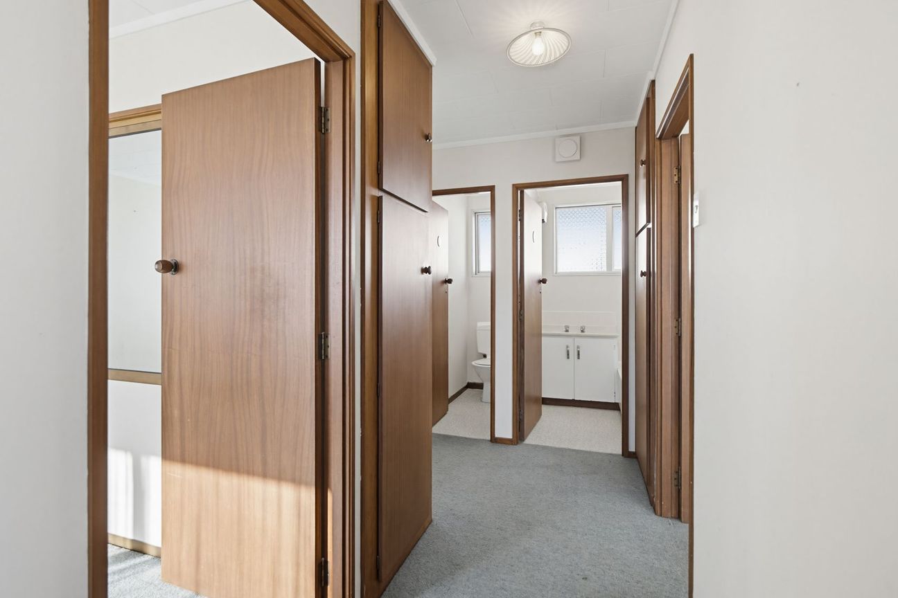 2-Bedroom Unit with Internal Garage – pohled 6