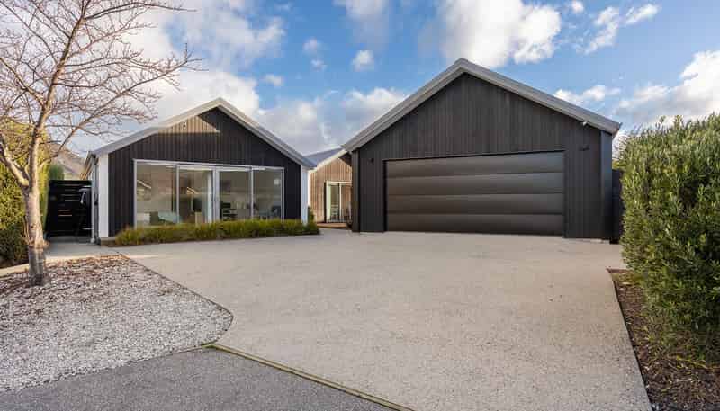 3 Shipton Court, Lower Shotover