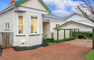 3 King Edward Avenue, Epsom
