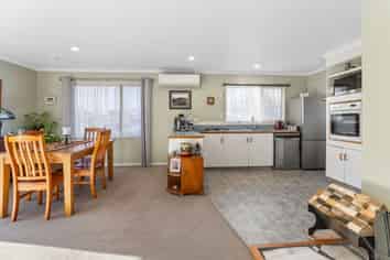 17D Martin Avenue, WAKEFIELD