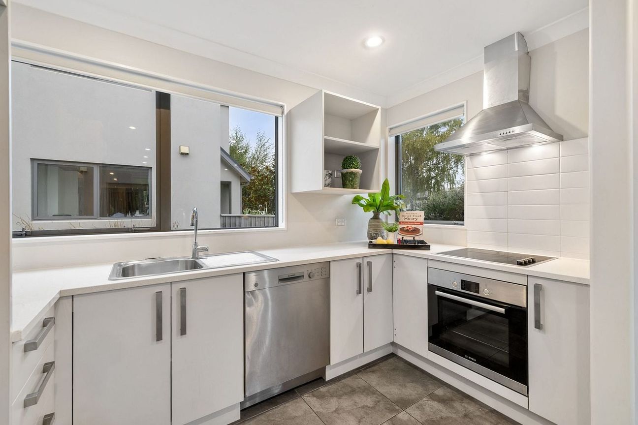 Modern 3-Bedroom Townhouse Near CBD & Te Kaha Stad - Widok 2