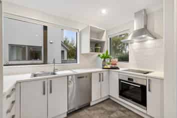 4/37 Huxley Street, Sydenham