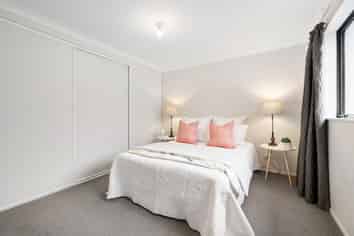 4/37 Huxley Street, Sydenham