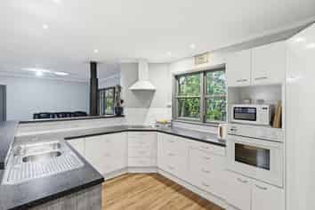 212 Walnut Ave, Ashburton