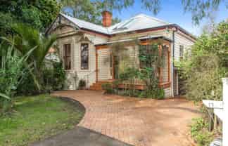 17 Oaklands Road, Mount Eden