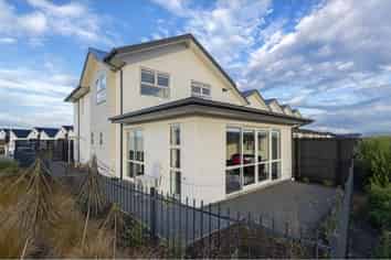 1/39 Gallaghan Close, Wigram