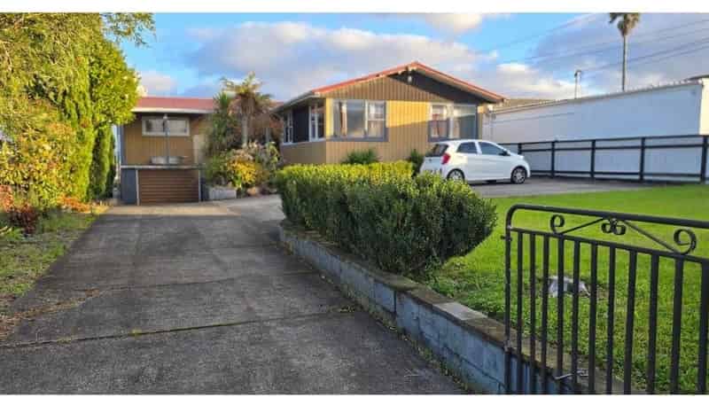 246 Don Buck Road, Massey