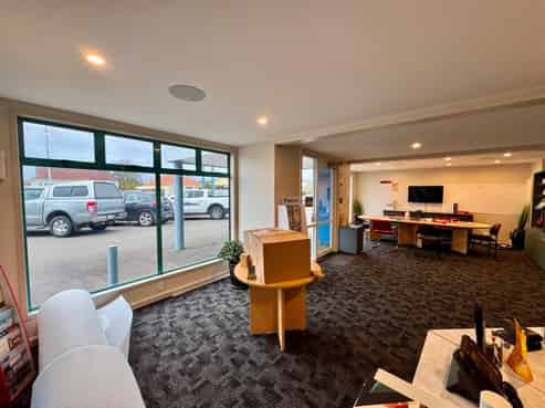 276sqm Main Thoroughfare Trade Retail Showroom