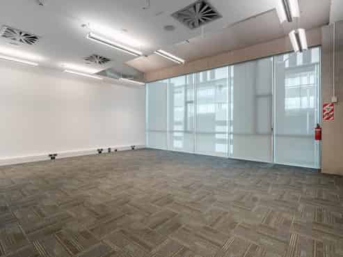 PROFESSIONAL HQ - 725M² TO 1,597M²
