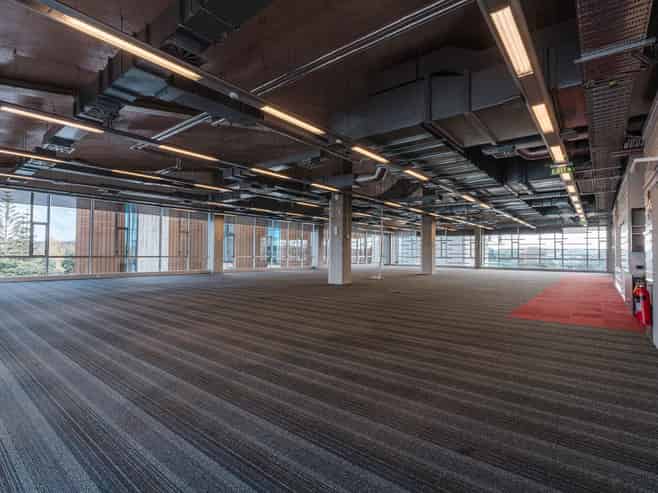 PROFESSIONAL HQ - 725M² TO 1,597M²
