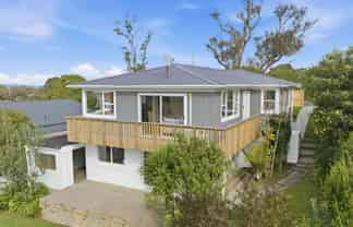 14 Felton Mathew Avenue, Saint Johns