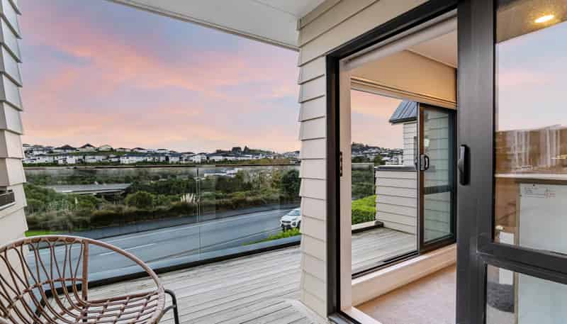 8 Arran Point Parade, Millwater