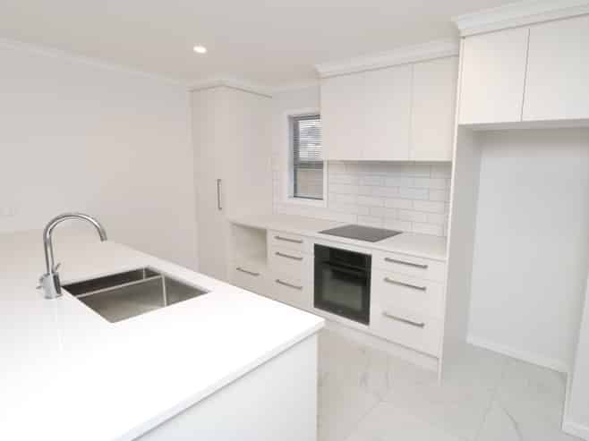 B/10 Mahoe Street, Belmont