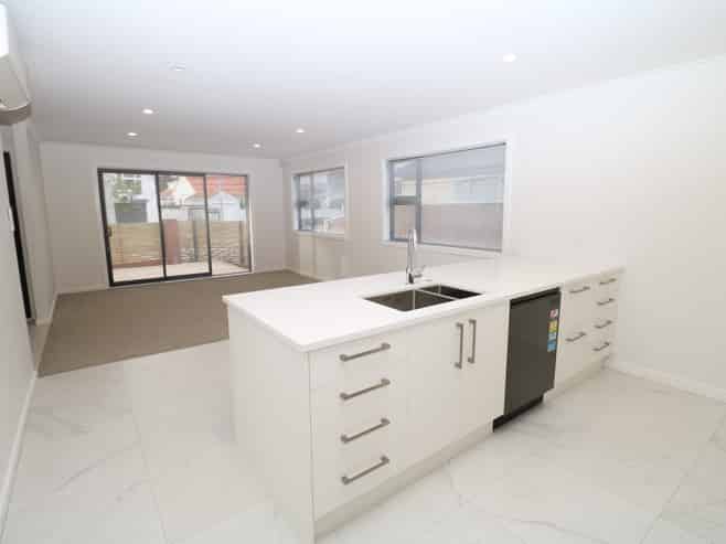 B/10 Mahoe Street, Belmont