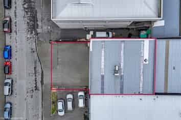 A unique city fringe owner/occupier opportunity