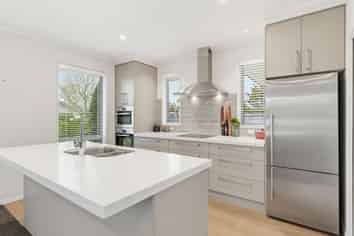 35 Jacks Drive, WEST MELTON