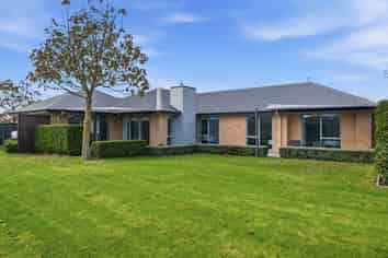 35 Jacks Drive, WEST MELTON