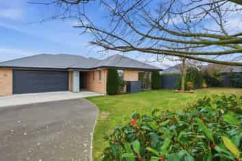 35 Jacks Drive, WEST MELTON