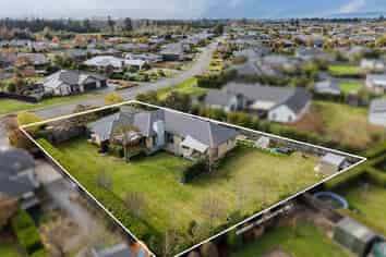 35 Jacks Drive, WEST MELTON