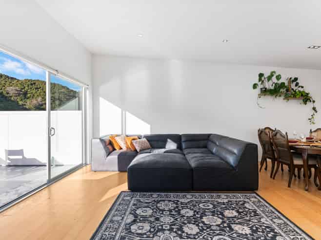 77 Saddleback Grove, Karori