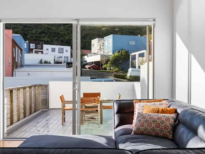 77 Saddleback Grove, Karori