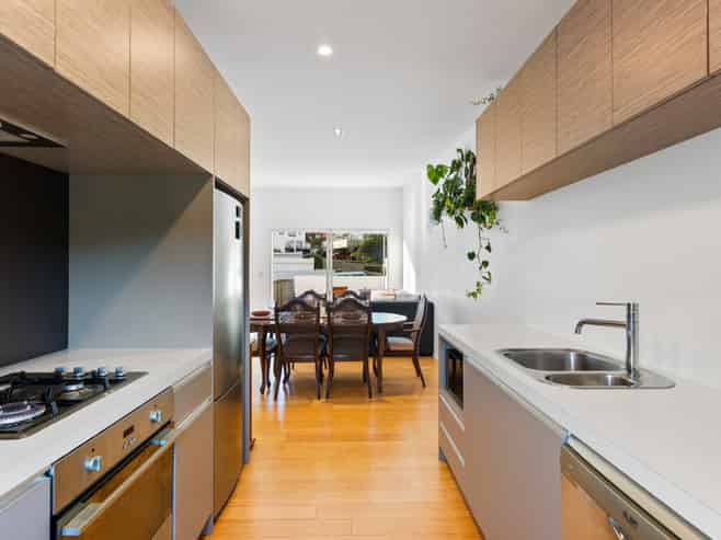 77 Saddleback Grove, Karori