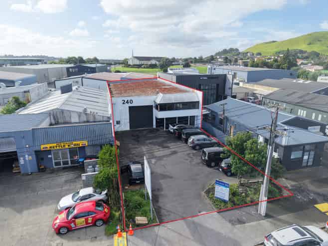 Marua Rd with Exclusive Yard 