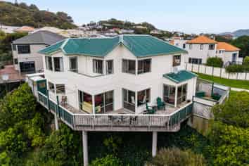 10 Glengavel Grove, Papakowhai