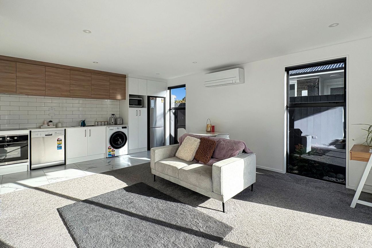 SYDENHAM - TWO BEDROOM TOWNHOUSE, HEAT PUMP - Ansicht 3