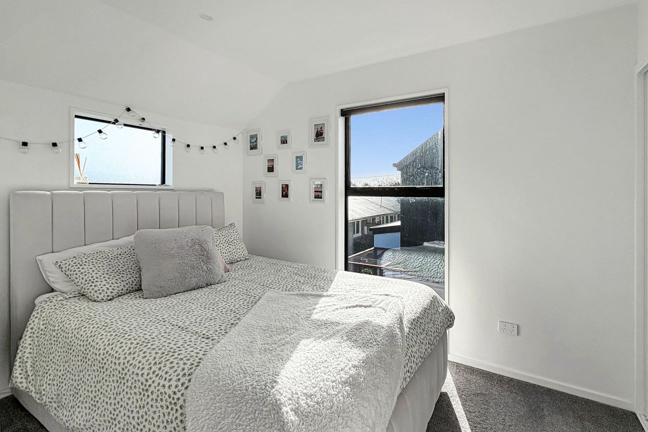 SYDENHAM - TWO BEDROOM TOWNHOUSE, HEAT PUMP - Mehr