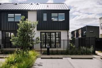 31 Yozin Road, Swanson
