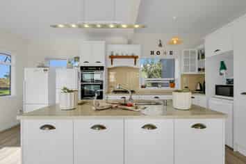 151 Shelly Beach Road Shelly Beach, Helensville