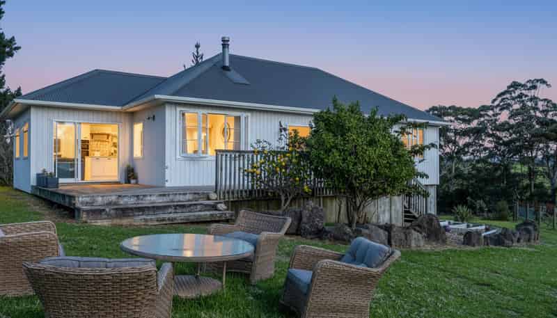 151 Shelly Beach Road Shelly Beach, Helensville