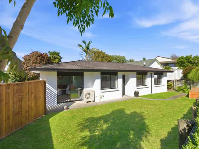 36A Heron Avenue East, Matua