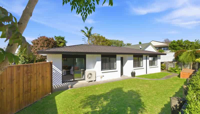36A Heron Avenue East, Matua