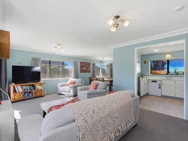 36A Heron Avenue East, Matua